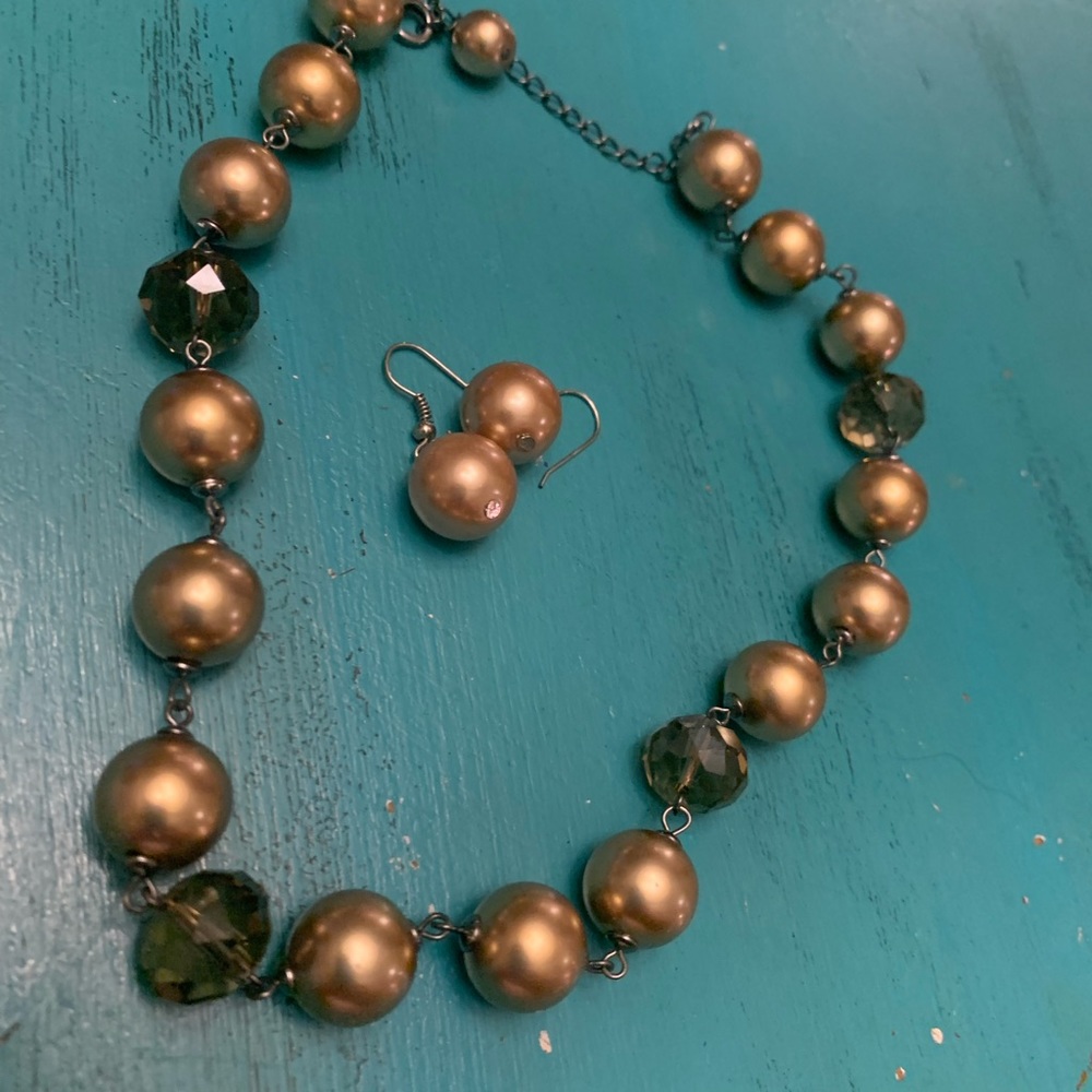 Bronze faux pearl and crystal necklace w/earrings